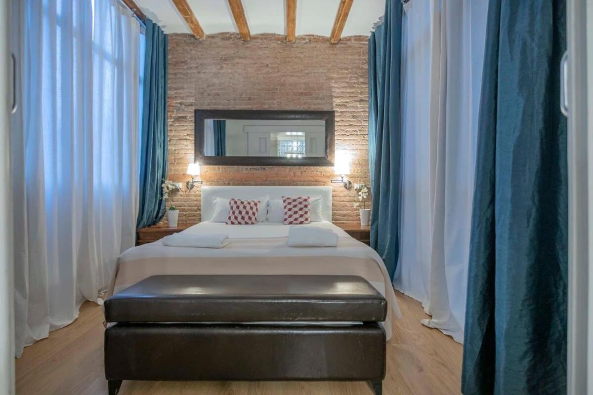 Exclusive 2 Bedroom Apartment In The City Center Barcelona Exterior foto